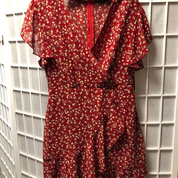 Shein Floral Flutter Sleeve ruffle dress size medium lined zip back - Picture 1 of 5